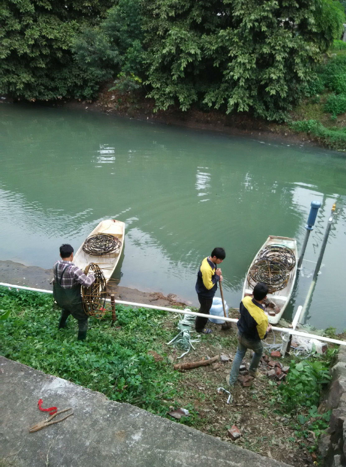 龍鐵沉水風(fēng)機(jī)安裝現(xiàn)場