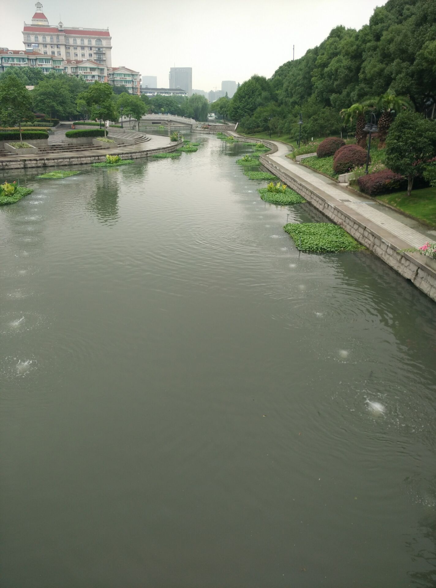 龍鐵沉水風機在杭州河道中的應用