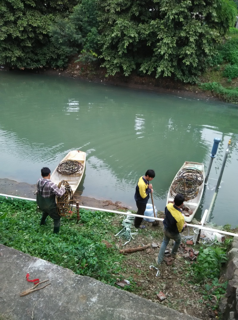 龍鐵沉水風機佛山河道的安裝現場